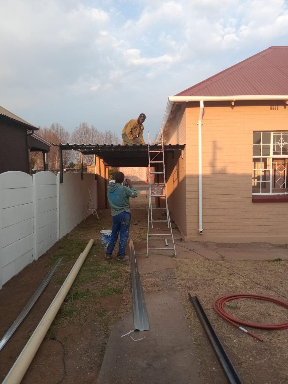 Sinqobile Construction Roof installation project by Sinqobile Construction in Alberton - Professional construction work